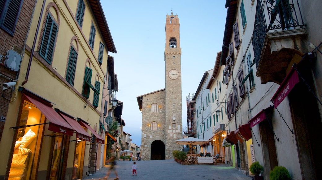 Montalcino featuring auringonlasku ja vanha arkkitehtuuri