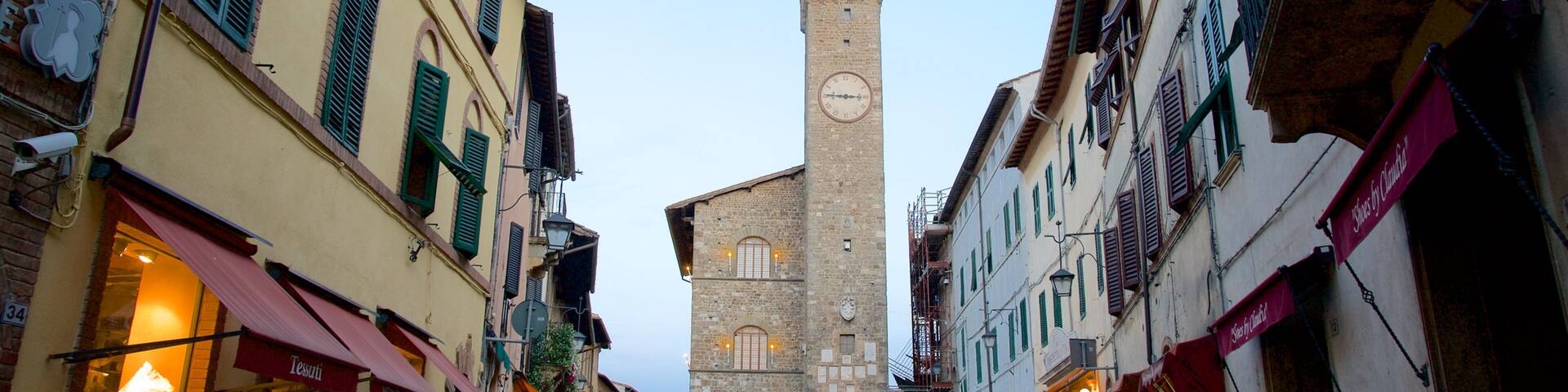 Montalcino showing a sunset and heritage architecture