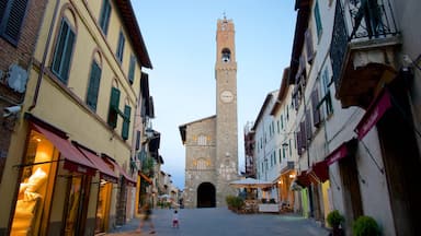 Montalcino showing a sunset and heritage architecture