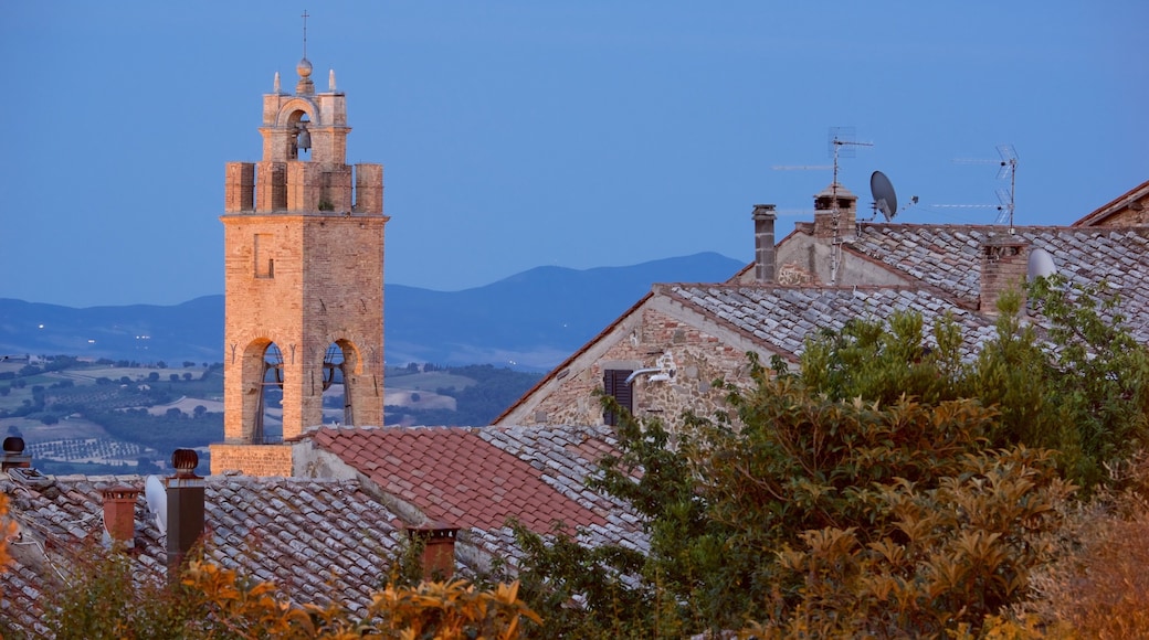 Montalcino showing a sunset and heritage architecture