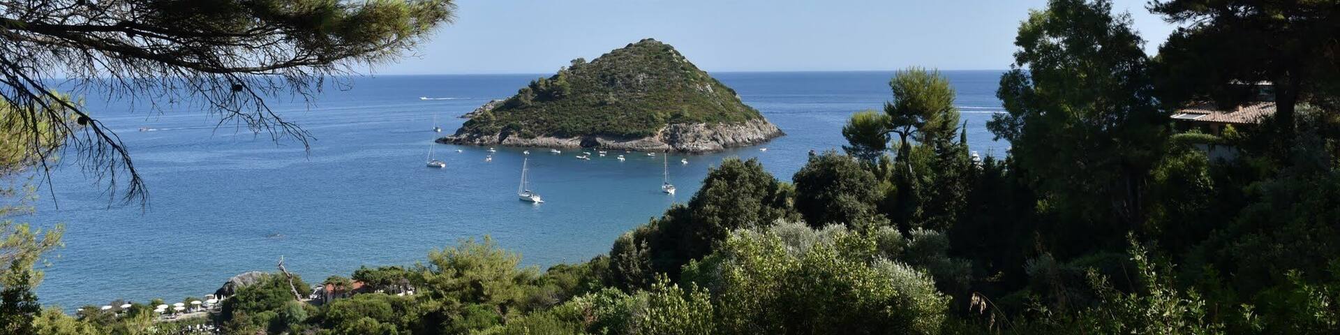 Porto Santo Stefano is a charming tourist destination with an impressive seafaring tradition as well as being the most important town in the Monte Argentario area.