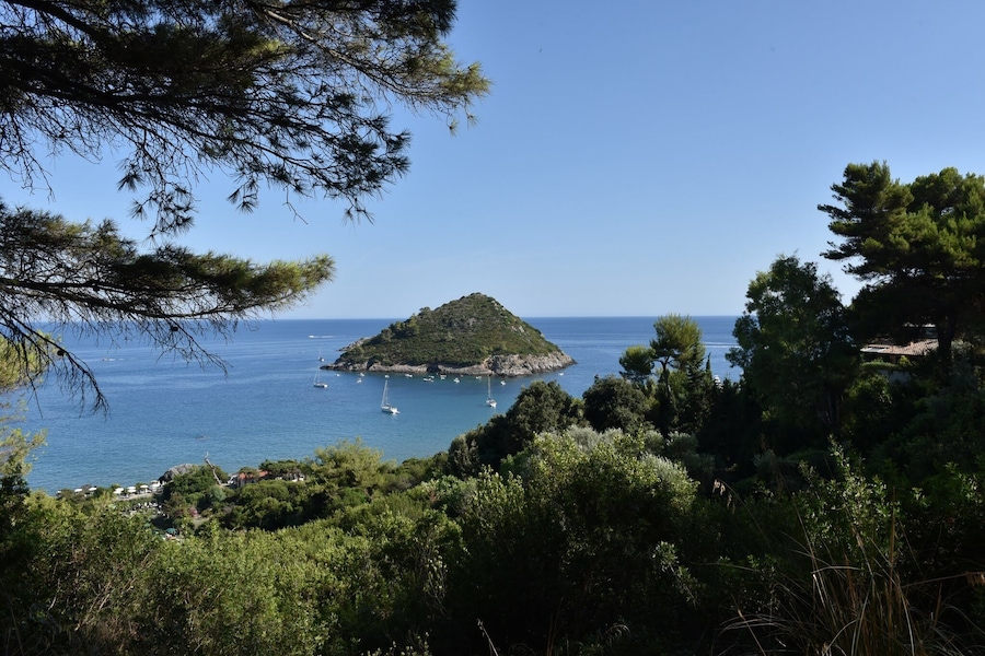 Porto Santo Stefano is a charming tourist destination with an impressive seafaring tradition as well as being the most important town in the Monte Argentario area.