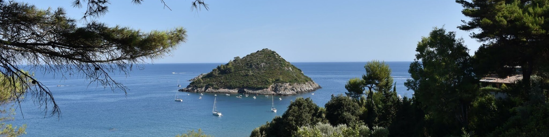 Porto Santo Stefano is a charming tourist destination with an impressive seafaring tradition as well as being the most important town in the Monte Argentario area.