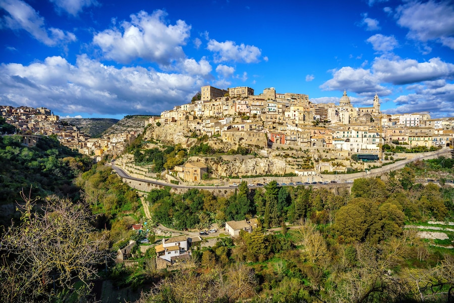 KPPFD4 Panoramic view of Ragusa , Sicily