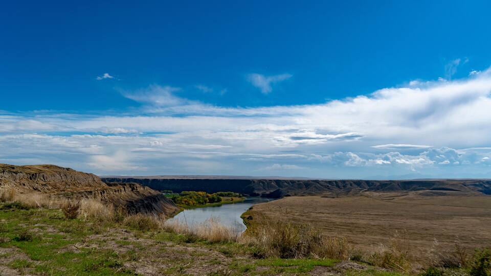 Missouri River and old rail line near Fort Benton, Montana.