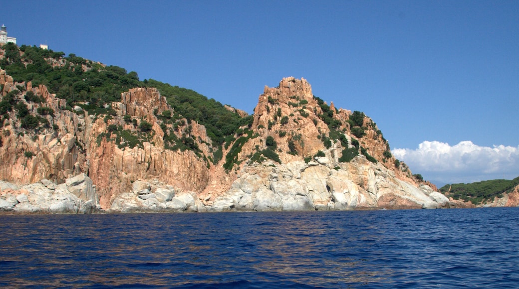 Червоні скелі