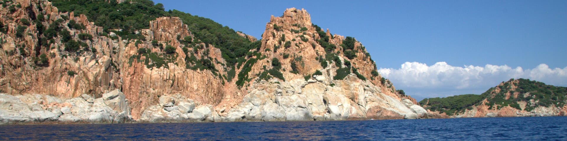 Червоні скелі