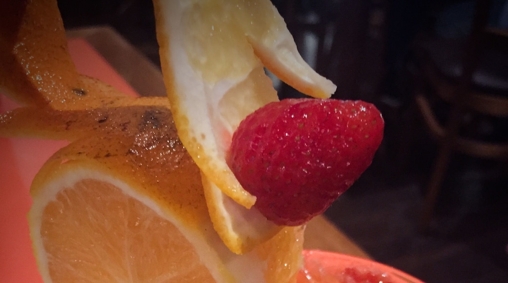 The caipirinhas at Macaxeira are something very artsy, indeed.
This was passion fruit and strawberry-flavoured (if I remember well; it was my boyfriend's) and mine had fresh cashew in it.
#delicious