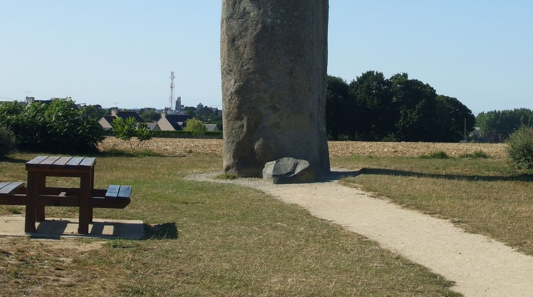 This building is indexed in the Base Mérimée, a database of architectural heritage maintained by the French Ministry of Culture, under the reference PA00090549 .