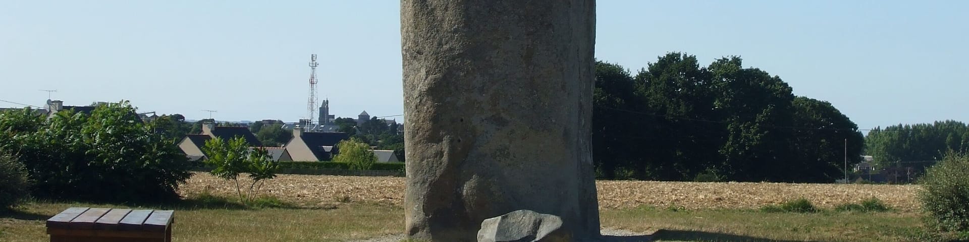 This building is indexed in the Base Mérimée, a database of architectural heritage maintained by the French Ministry of Culture, under the reference PA00090549 .