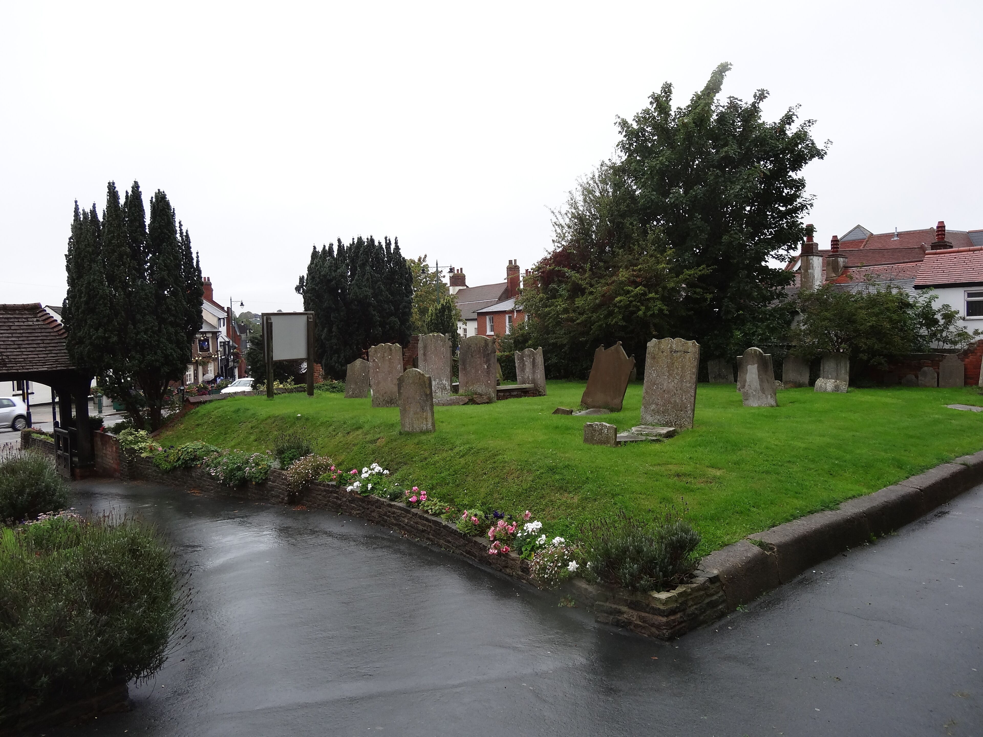 Holy Trinity, Rayleigh, Essex (churchyard)