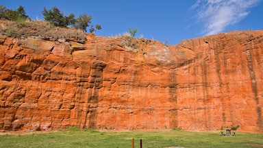Lake at Red Rock Canyon State Park (SP) in the State of Oklahoma, USA