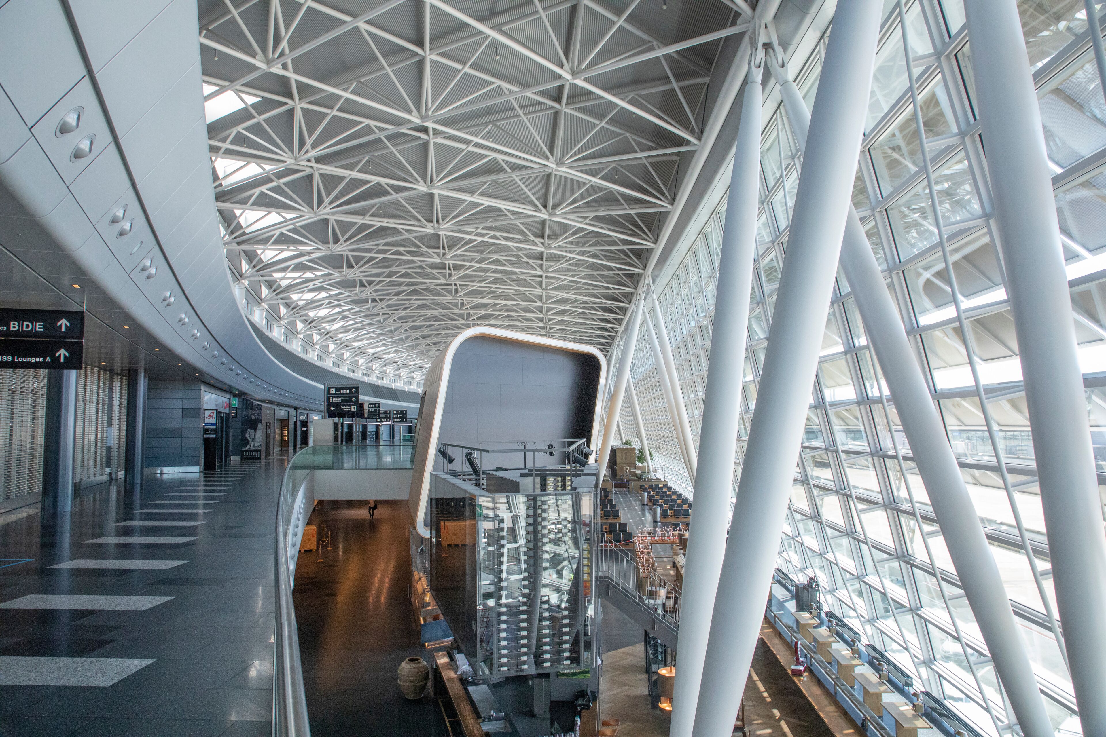 Zurich Airport, Switzerland – International Aviation Hub and Major European Travel Gateway