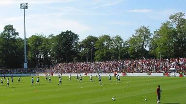 Blick in das Heidewaldstadion während des öffentlichen Trainings der Nationalmannschaft Portugals.