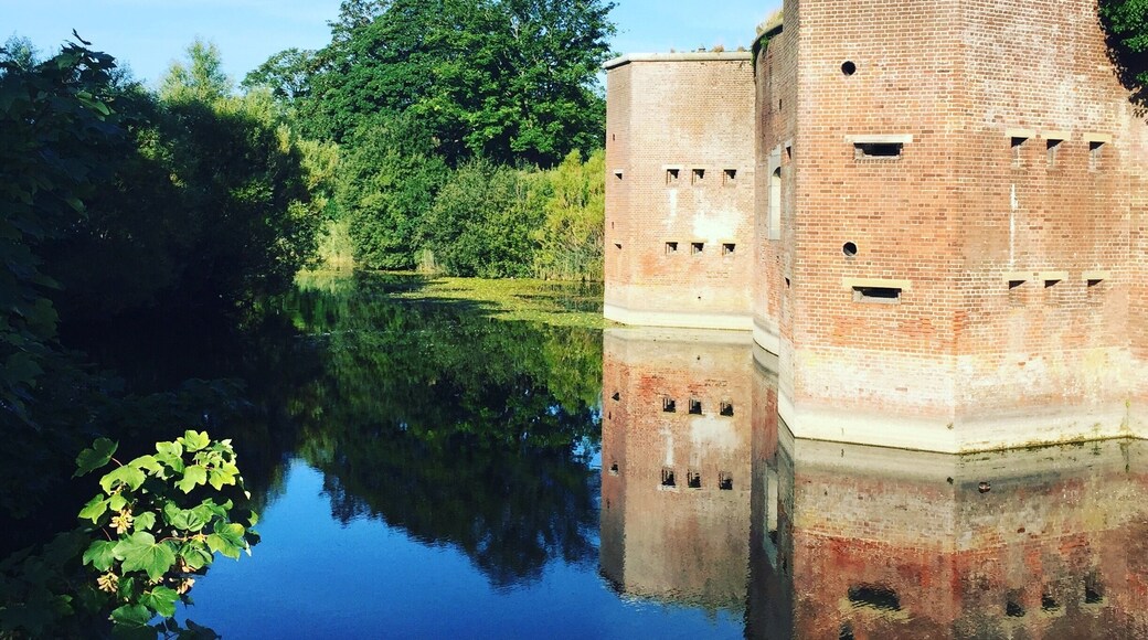 Lovely and peaceful on the moat. All the ducks, swans, coots and fish must be hiding.
Lovely spot even when it isn't open. It's open one day a month and it's free.
