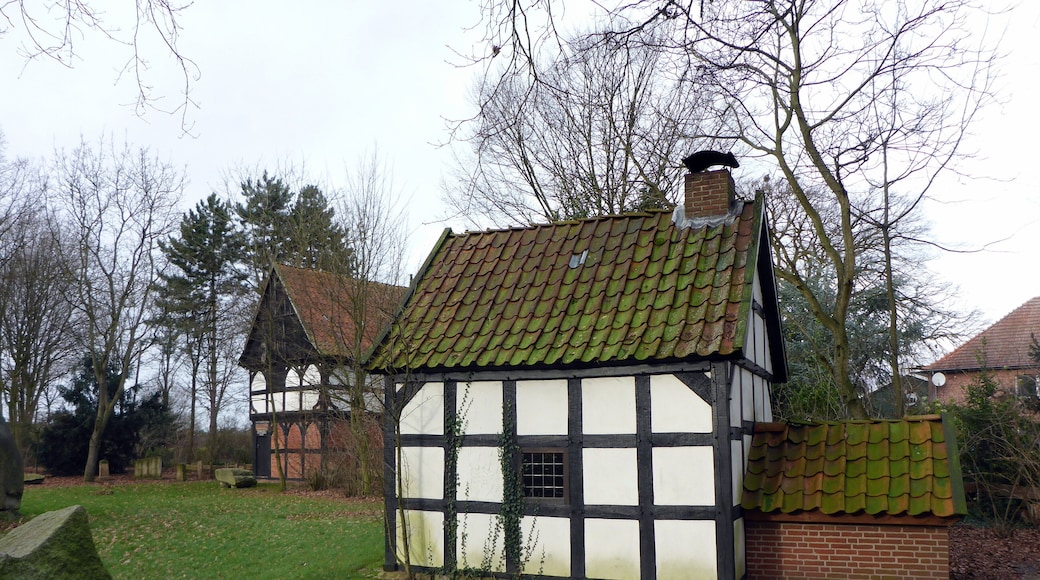 Backhaus und Speicher am Großen Stein in Tonnenheide (Ortschaft der Stadt Rahden) aus südöstlicher Richtung.