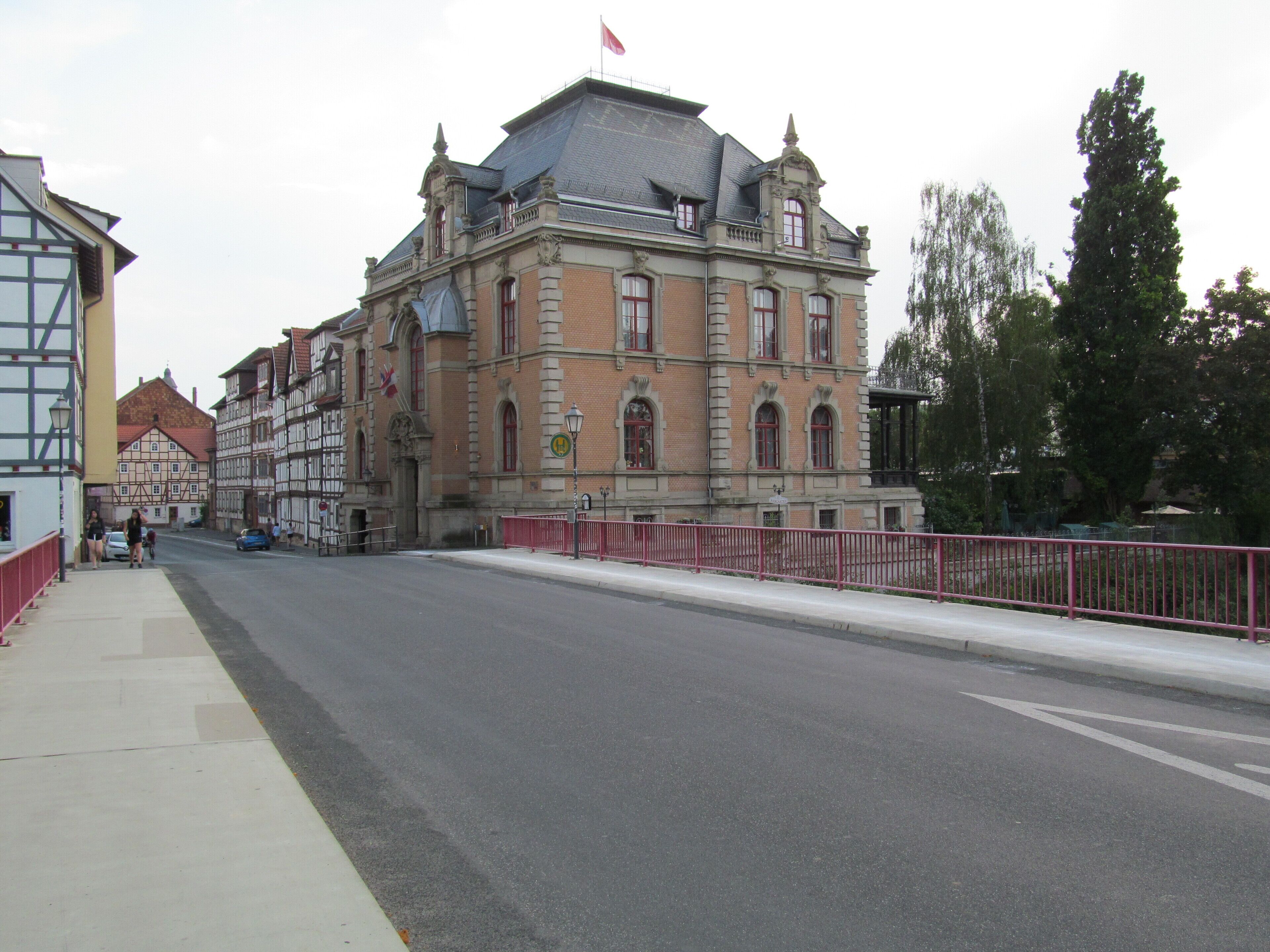 Eschwege, Brückenstraße: Blick von der nördlichen Werrabrücke nach Süden