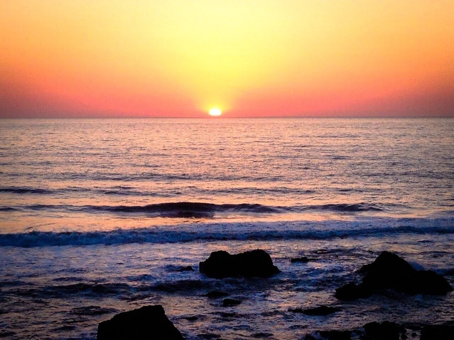 The sun saying goodbye....a final kiss on the water. #colorful