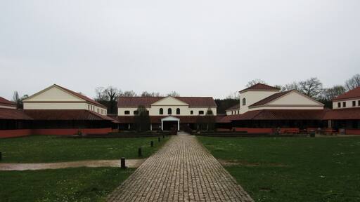This place is a reconstruction of a Roman villa. You can see the residential building, the workshop area, the villa baths, the kitchen and the courtyard (best in summer).