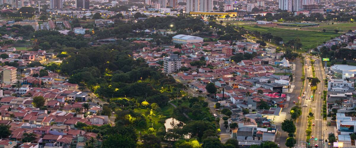 Final de tarde na cidade de Indaiatuba no interior de São Paulo em 2024.