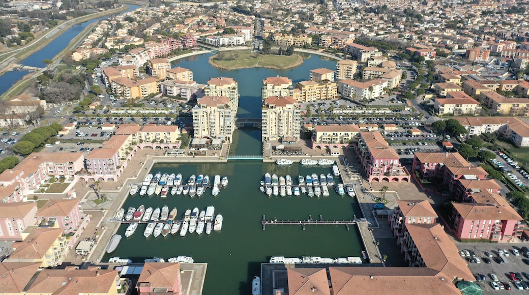 vue aérienne de Montpellier, Lattes et Mauguio dans le sud de la France en Occitanie
