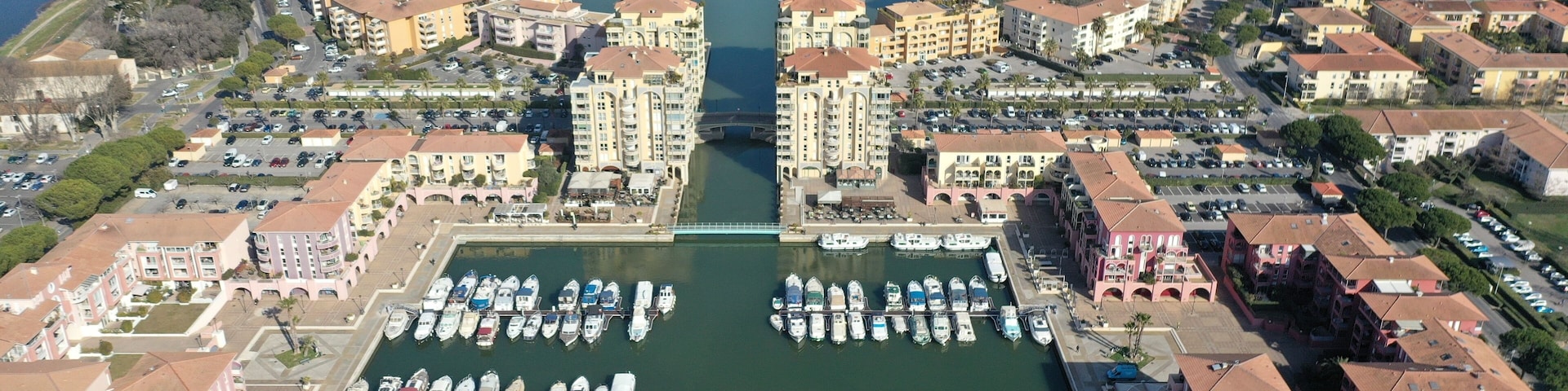vue aérienne de Montpellier, Lattes et Mauguio dans le sud de la France en Occitanie