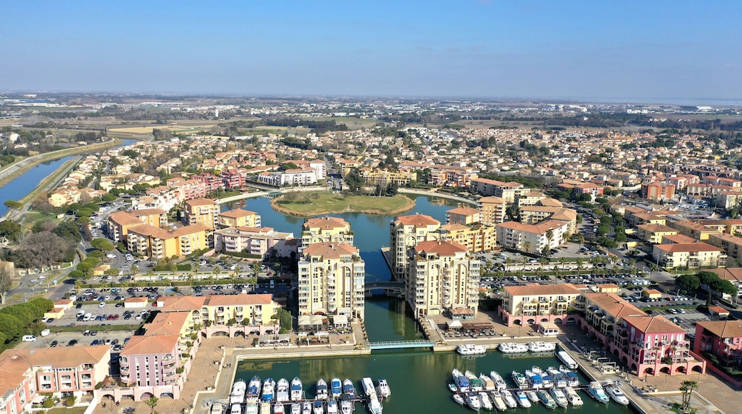 vue aérienne de Montpellier, Lattes et Mauguio dans le sud de la France en Occitanie