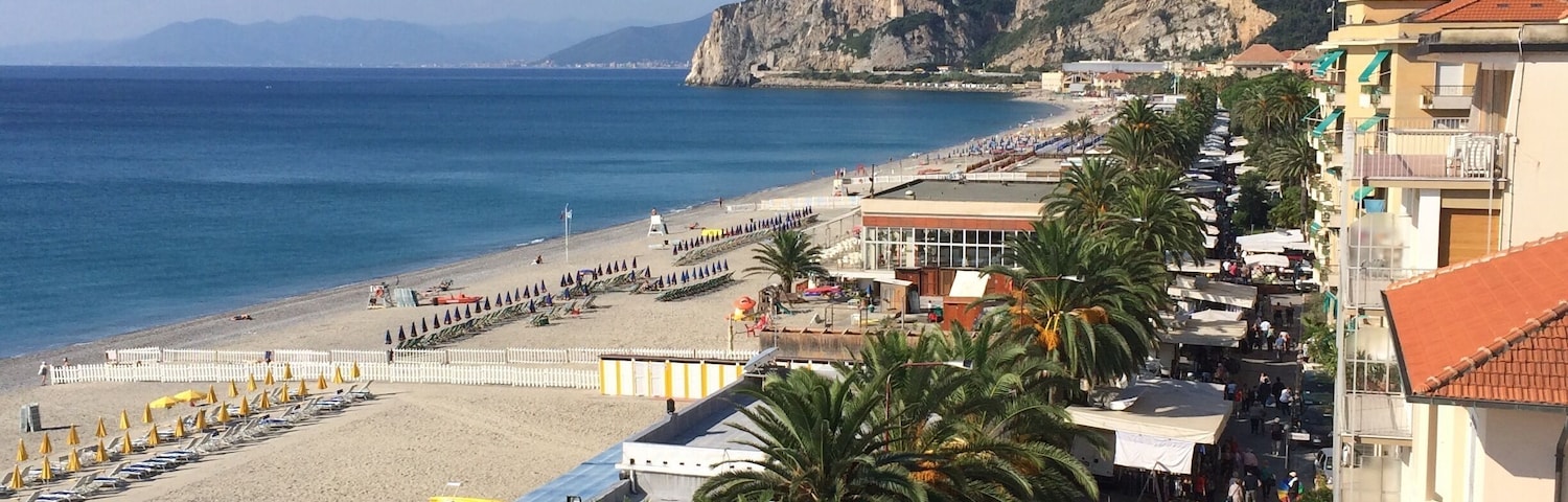 Thursday is market day on the sea front in Finale Ligure. The sea front takes taken over by assorted market stalls, lots of local produce from the farmers in the area.