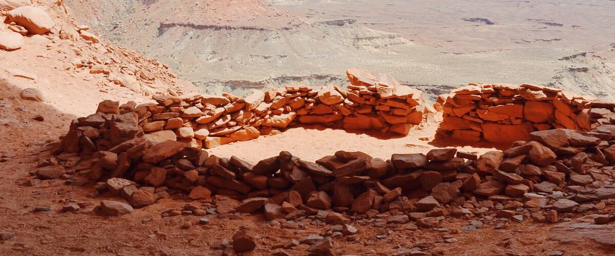 This is False Kiva, a Class II Archaeological site, located in Canyonlands National Park. You will never find this on any map because the park is trying to preserve it as much as possible. They believe Native Americans used this as a religious area. The trail is not marked and it's pretty difficult to get to but is quite peaceful because very little people know about it. #CanyonlandsNationalPark #Utah #RoadTrip #NationalPark #Bestof5