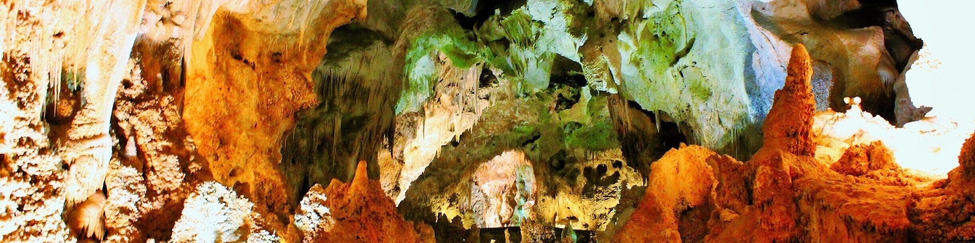 My Bucket list is to explore all 59 national parks in the US. So far, we've gotten to visit over 30. Here's one of them.
This is Carlsbad Caverns, one of the oldest cave systems in the world showcasing fossils from dinosaurs to jaguars to ocean life dating back to when New Mexico looked more like the Florida keys than it does now. This is one of my favorite caves to go into because you aren't required to tag along with a guide.