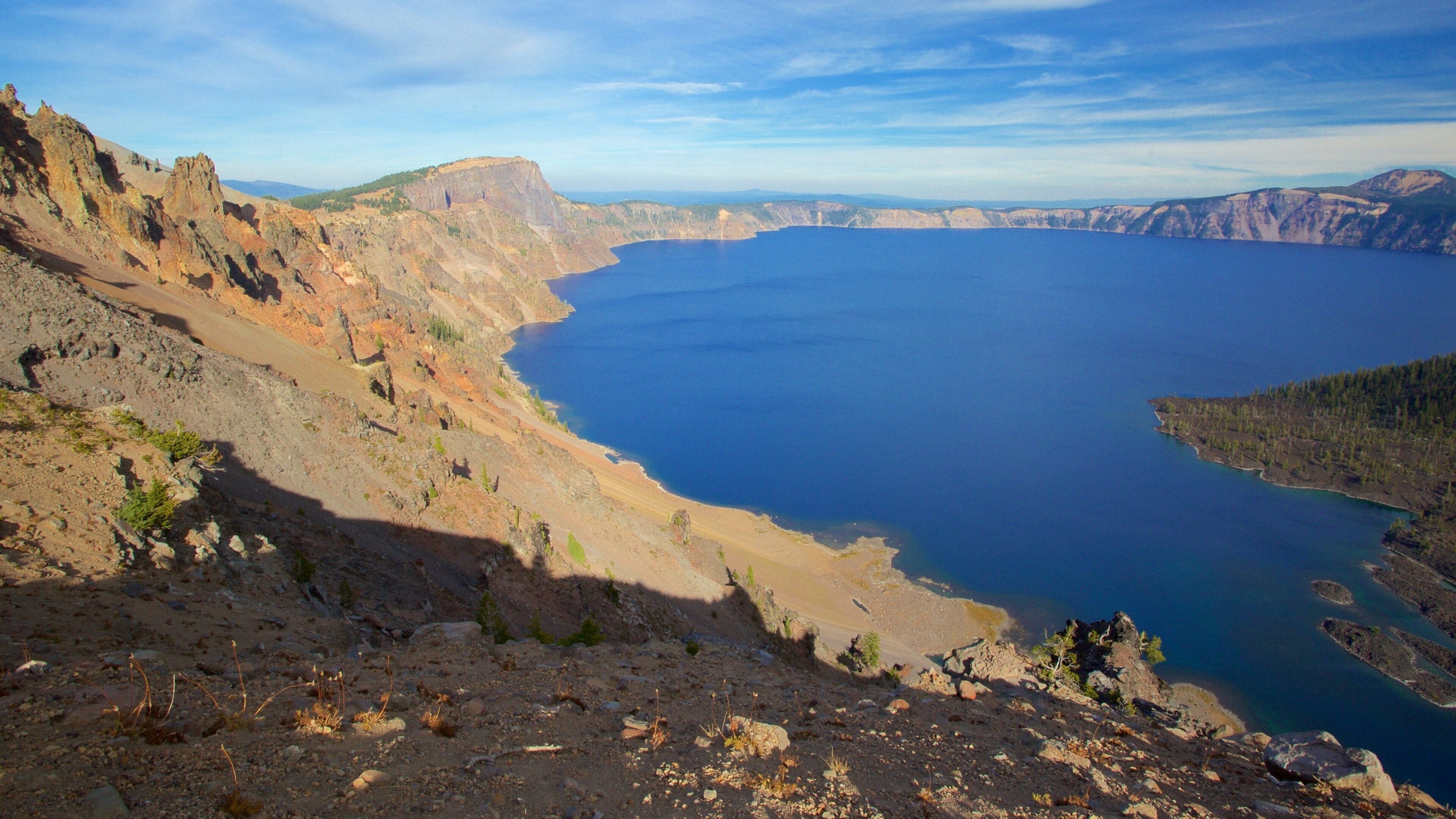 Crater Lake National Park featuring a lake or waterhole