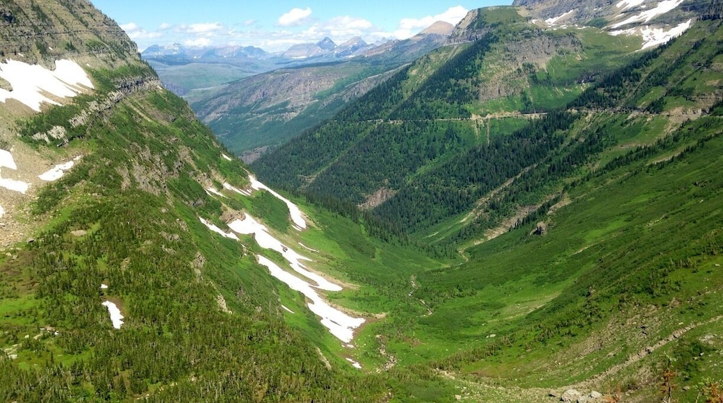 The view from Highline Trail! A risky and adventurous hike along the ridge of the mountainside! Totally worth the view! #NationalPark