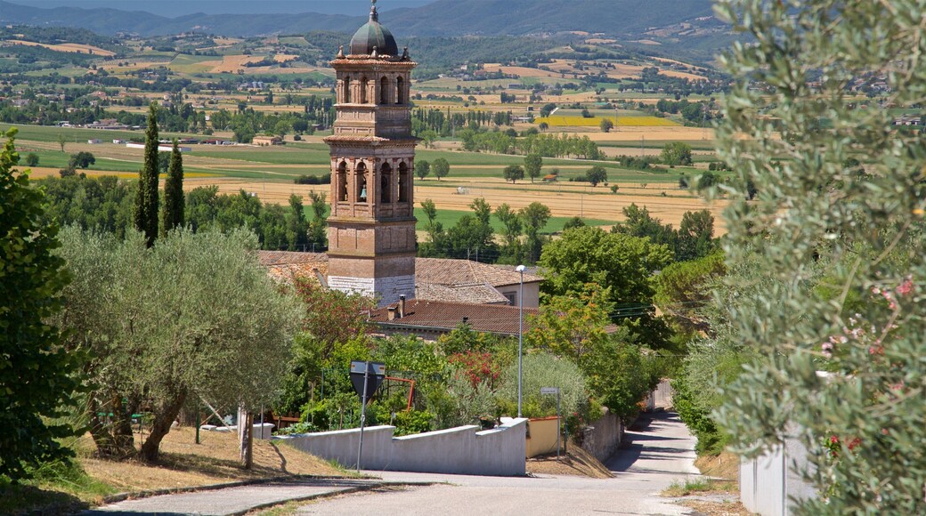 Trevi showing heritage elements, landscape views and a small town or village