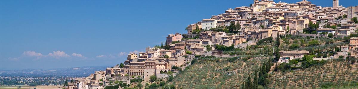 Trevi featuring landscape views and a city