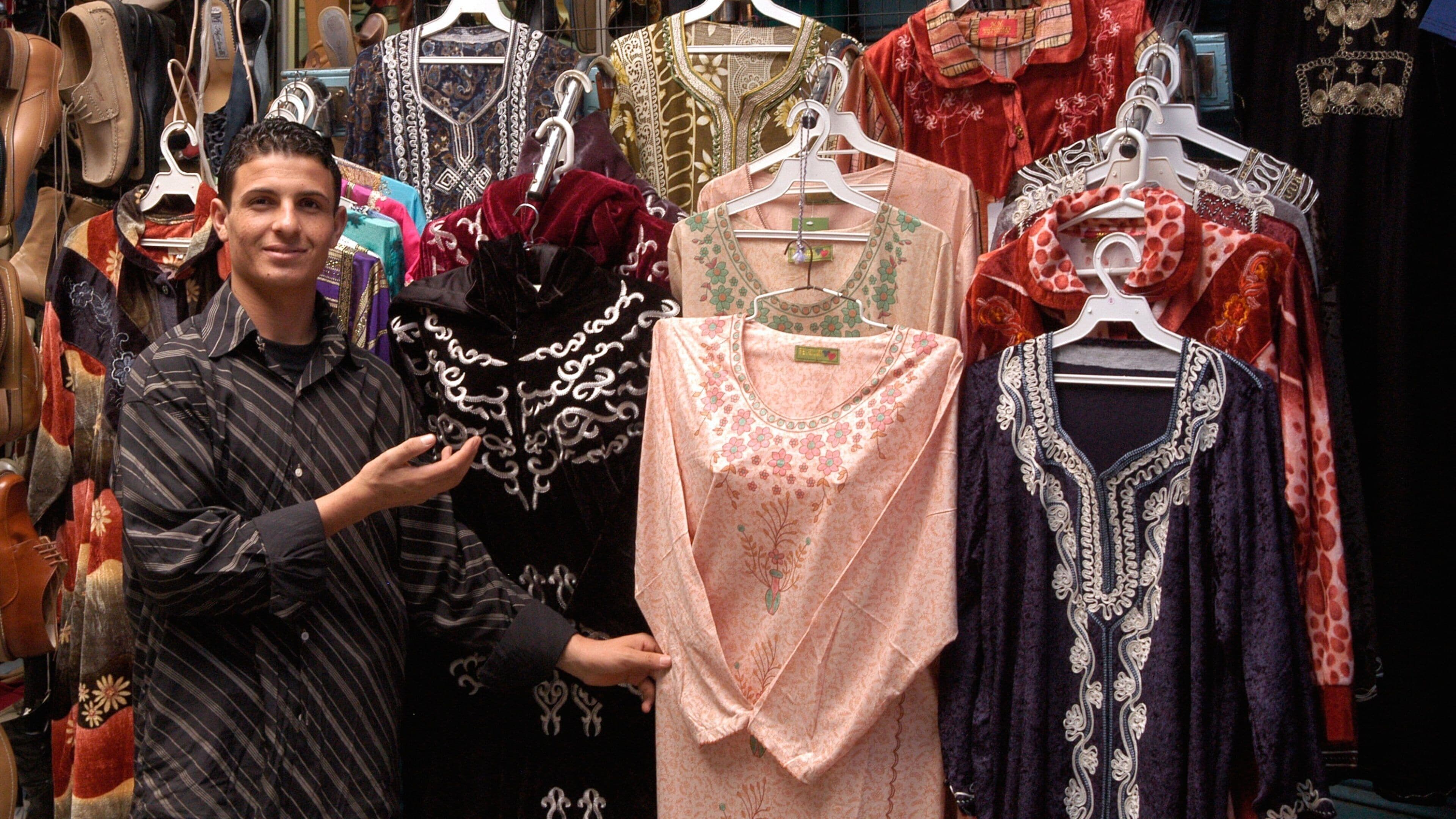 Túnez ofreciendo moda y también un hombre