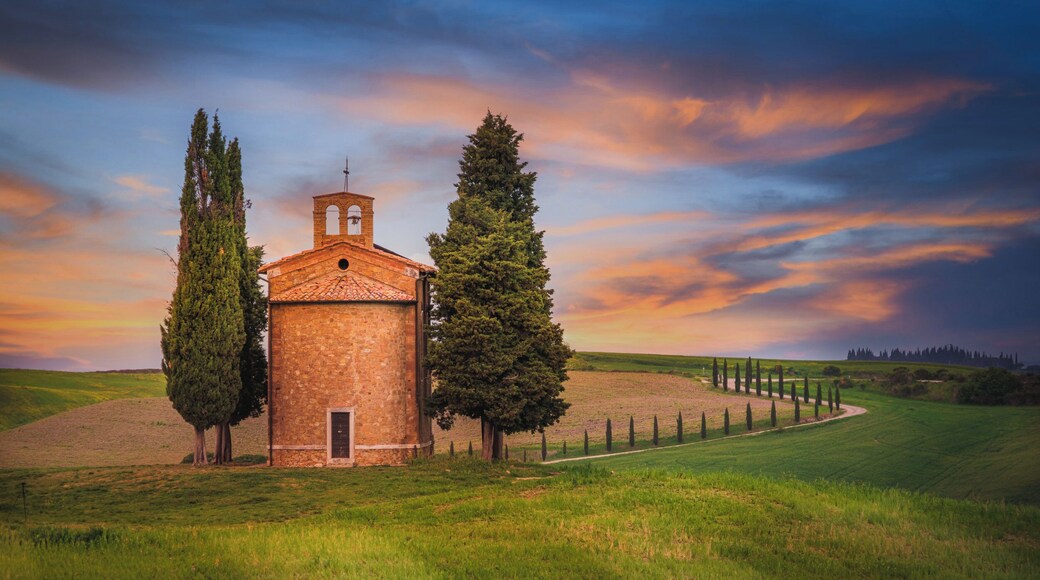 There is something about Tuscany that makes it so beautiful. Here is another of my favourite photos from my photography trip at the beginning of May. It's the Cappella della Madonna di Vitaleta near the San Quirico d'Orcia in the heart of Tuscany.