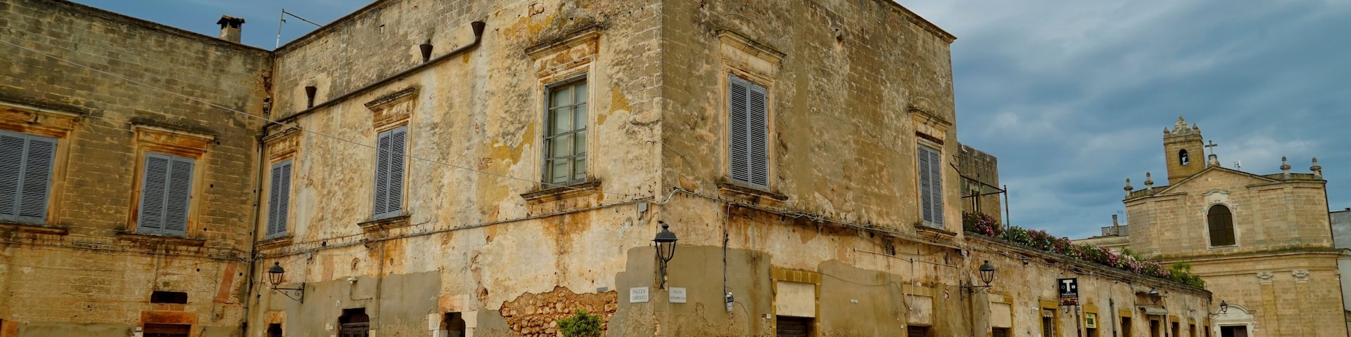La monumentale piazza Leonardo Leo di San Vito dei Normanni, Lecce, Puglia. Italia