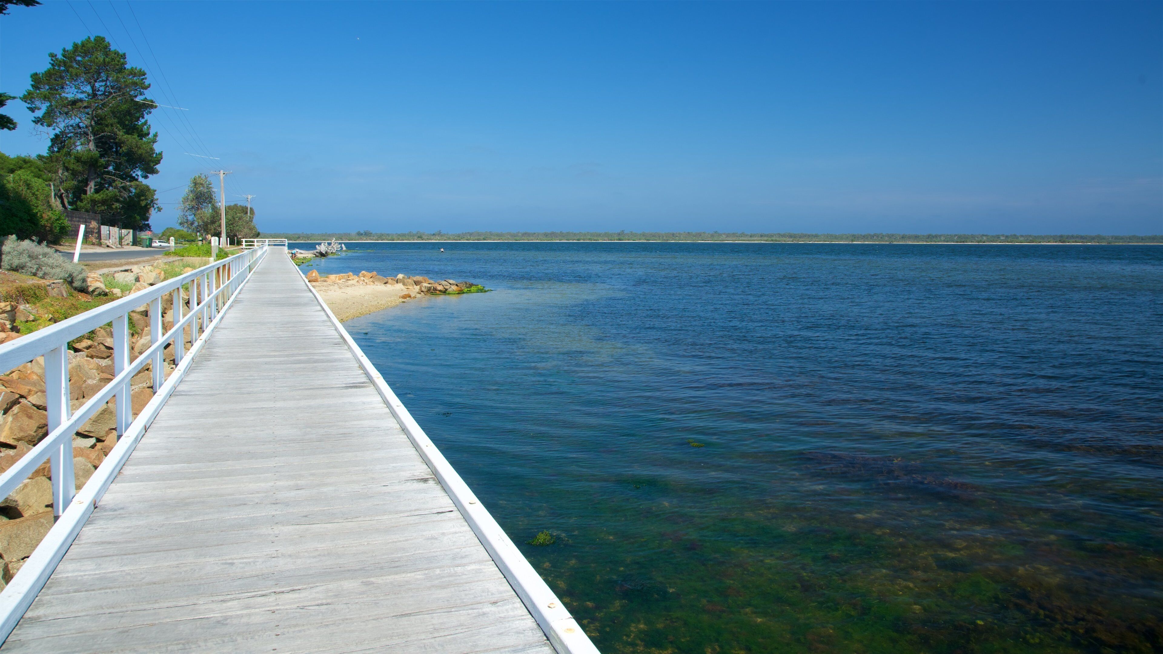 Metung qui includes baie ou port