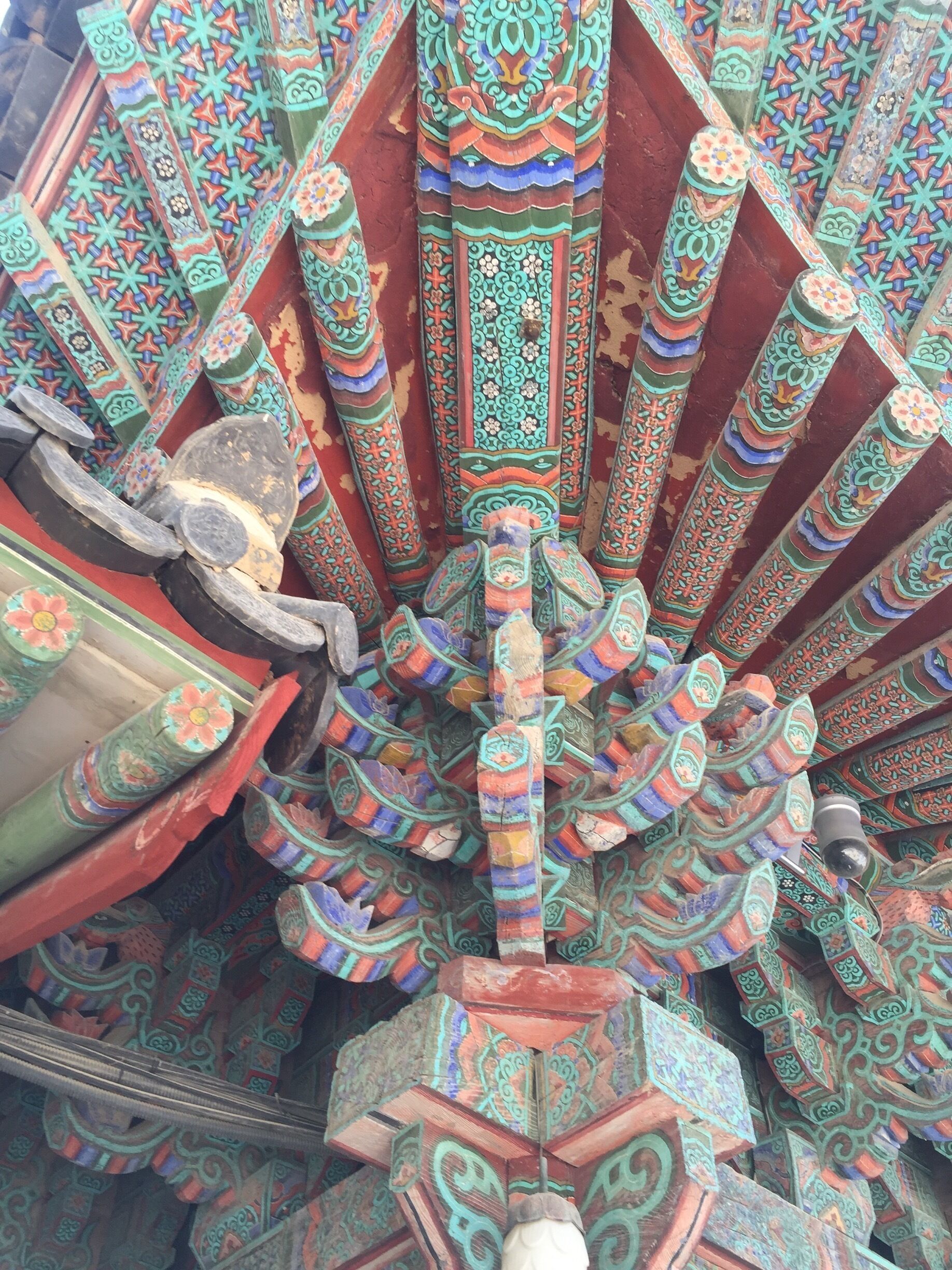 Delicate details all over the temple.