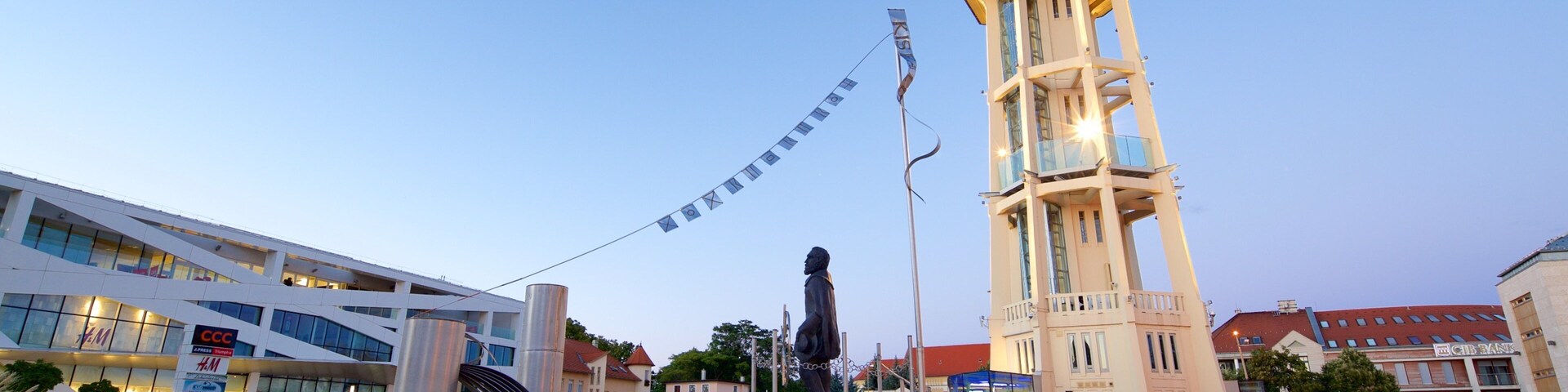 Siofok mostrando fontana, architettura d\'epoca e monumento