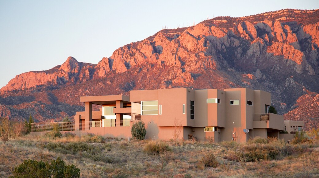 Albuquerque which includes mountains