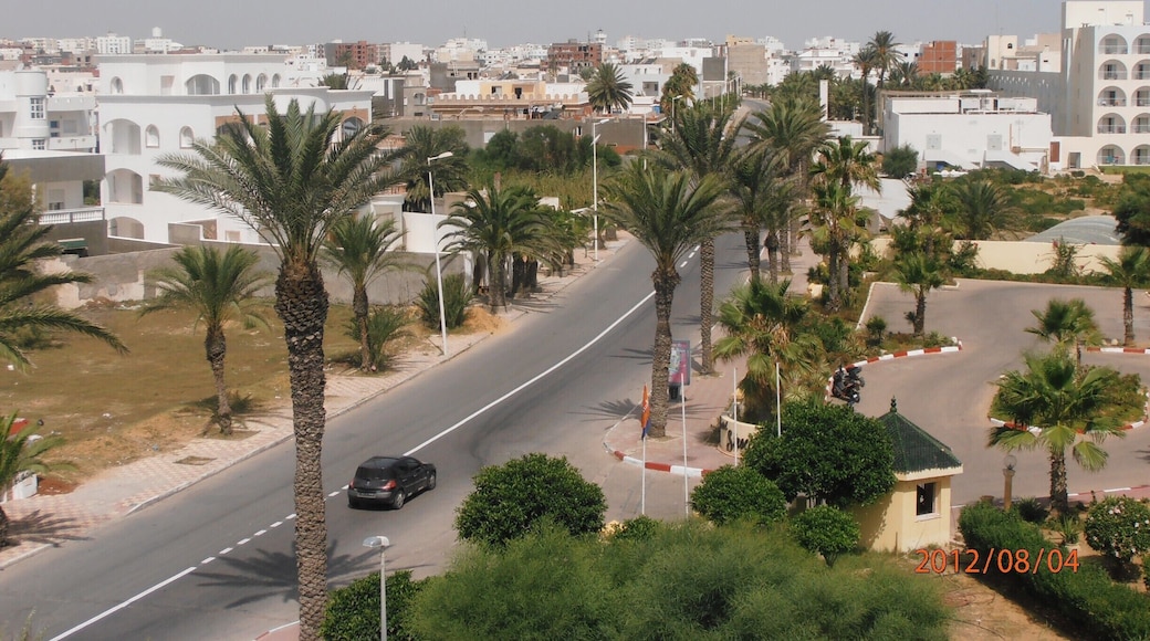 any hills :) I found in hotel steps to roof ....since then i look for steps to roof in every hotel :)))
