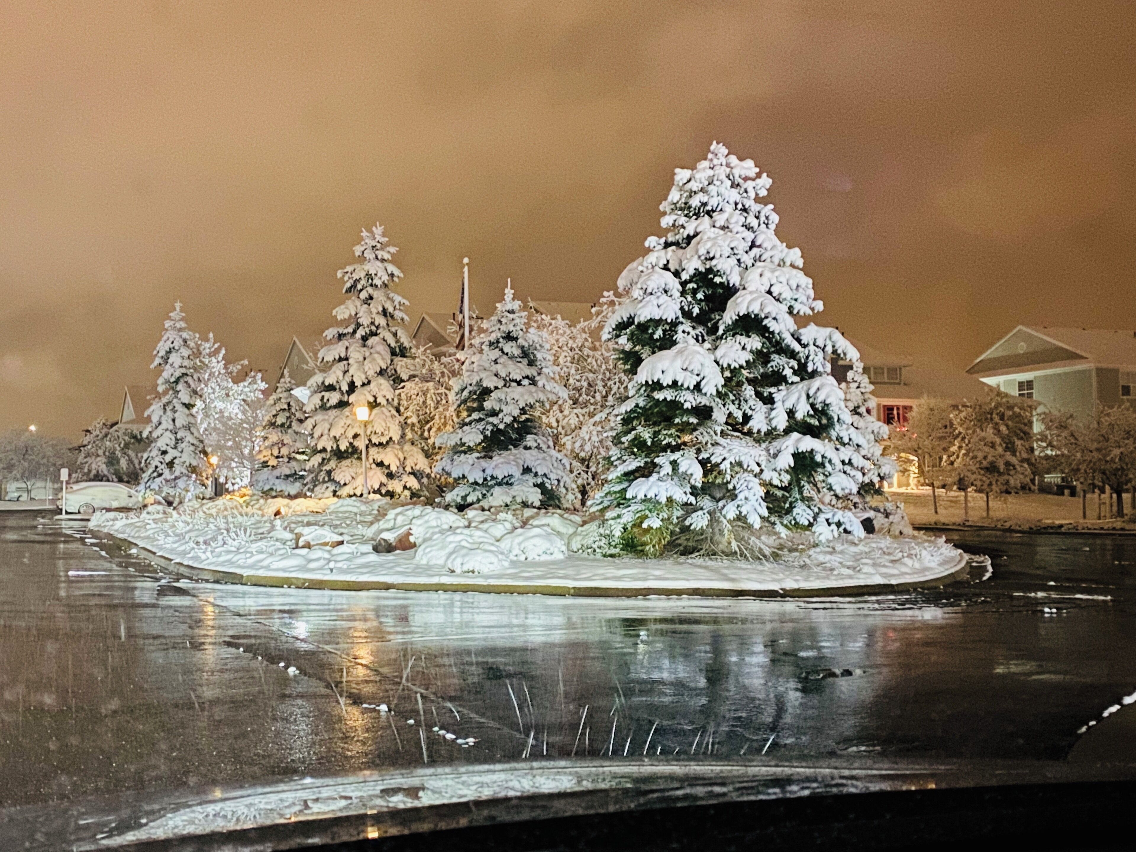 Too early to go to work but it’s all worth it when you see a beautiful view like this!! 💙❄️ #MyBackyard