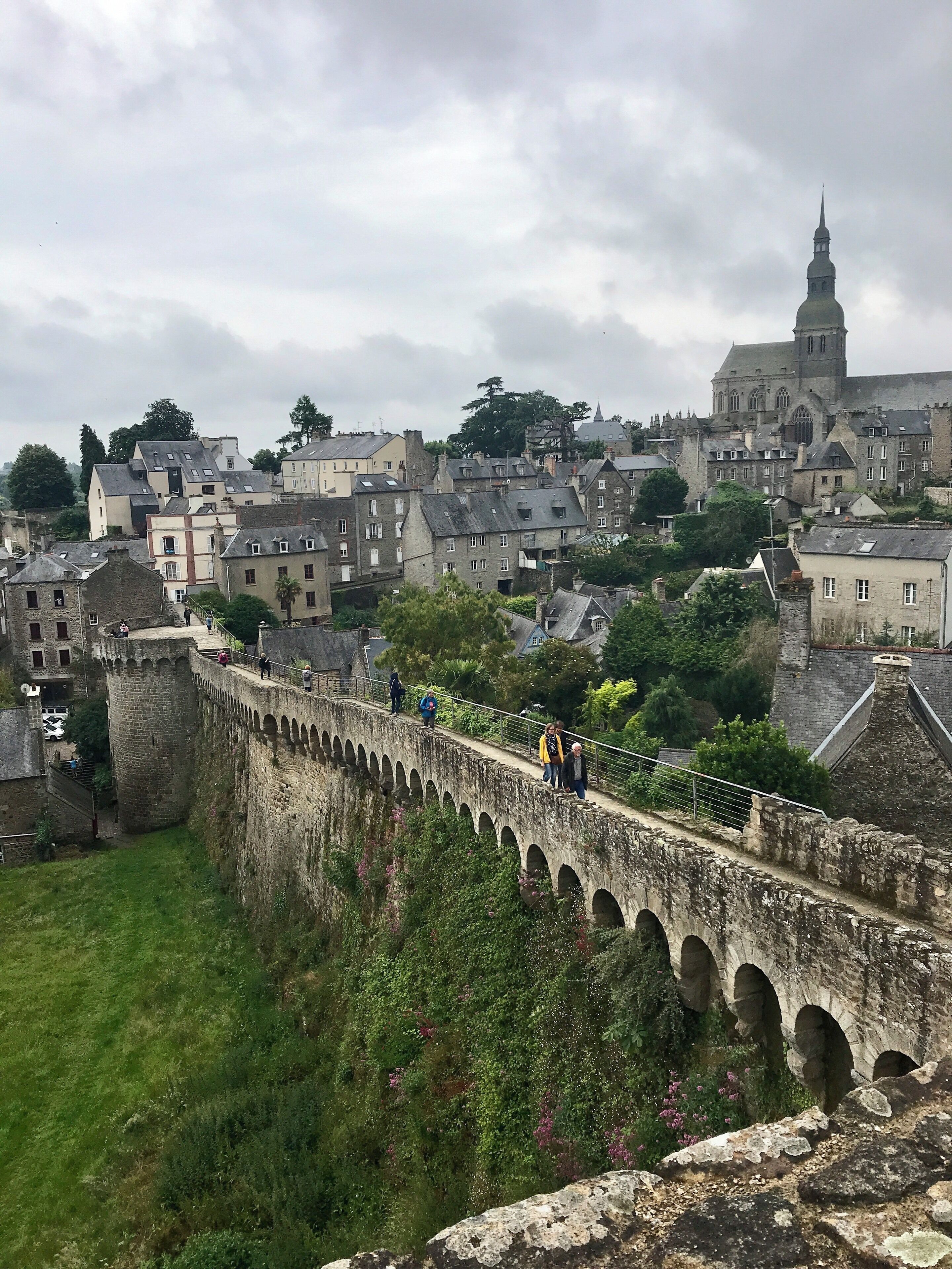 The city walls of Dinan 😘🇫🇷
