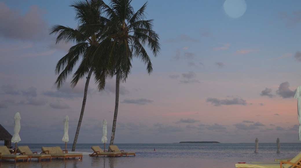 0_Rangali_Island__The_Maldives_(2)