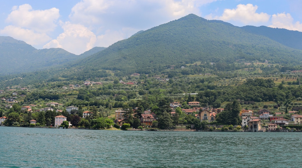 Italie - Lac d'Iseo - Panorama entre Sale Marasino et Sulzano