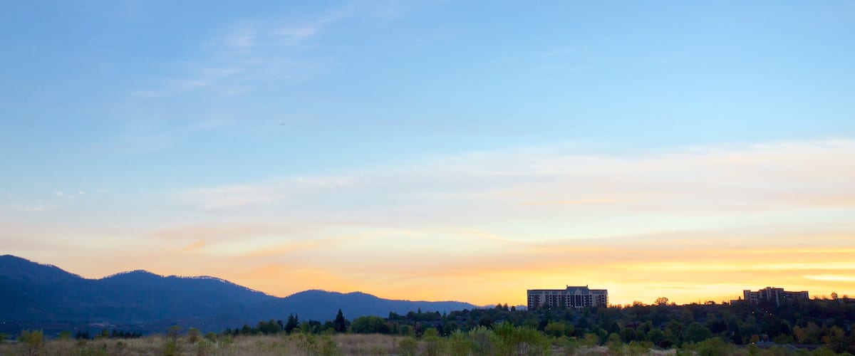 Medford mettant en vedette coucher de soleil
