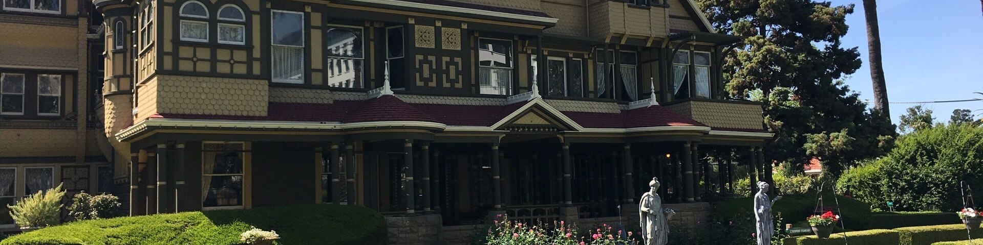Mrs. Winchester was no architect!
Doors that open to a wall, stairs that lead to nowhere, no flow nor rhyme or reason.
#california #houses
(April 2017)