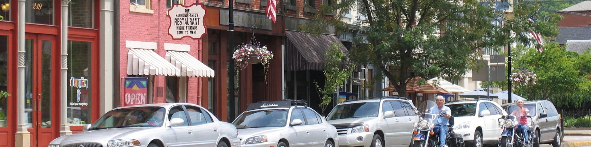 Madison showing street scenes