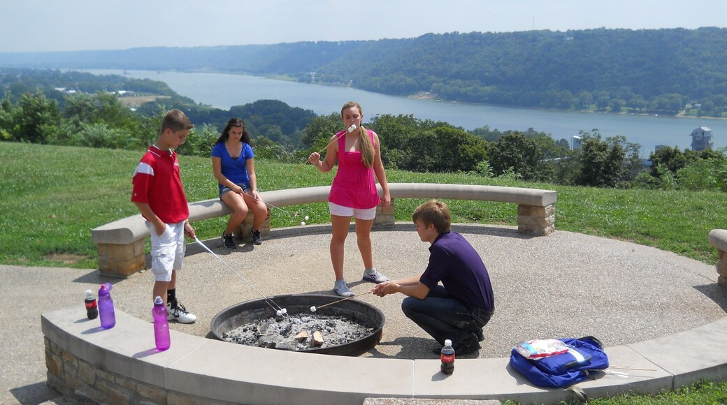 麥迪森 呈现出 景致 以及 兒童